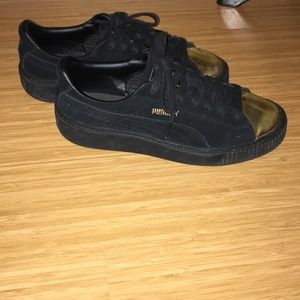 Black Pumas with Gold tip